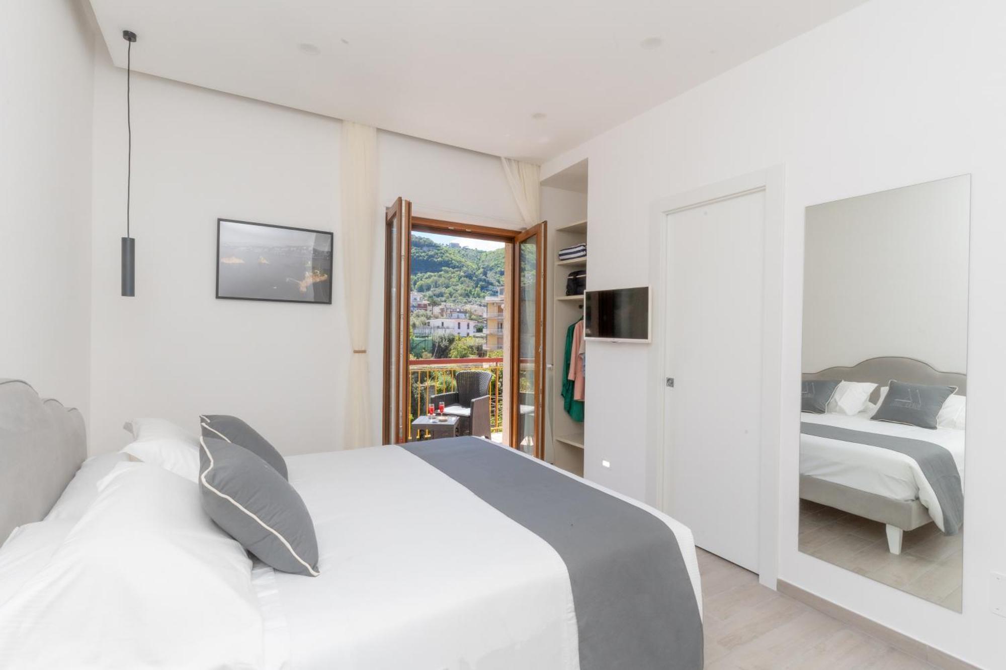 Mifra Suites Sorrento Esterno foto